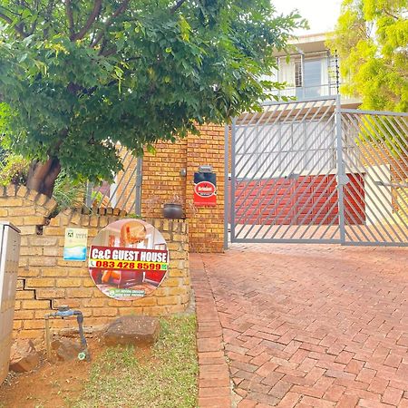 C And C Guest House/ Bed And Breakfast Pretoria Bagian luar foto